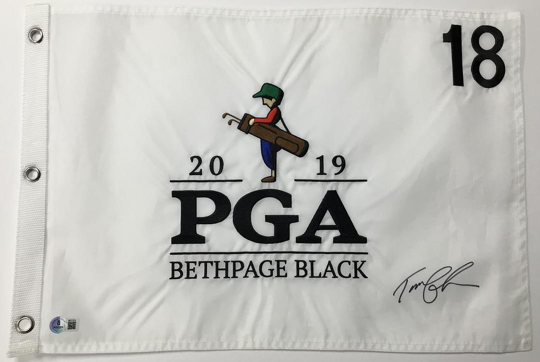 Tom Lehman 2019 PGA Bethpage Black #18 Signed Pin Flag Beckett BR77379: Tom Lehman Signed 2019 PGA Bethpage Black #18 Pin Flag Authenticated by Beckett Authentication Services Product Details: Official 2019 PGA Bethpage Black #18 p