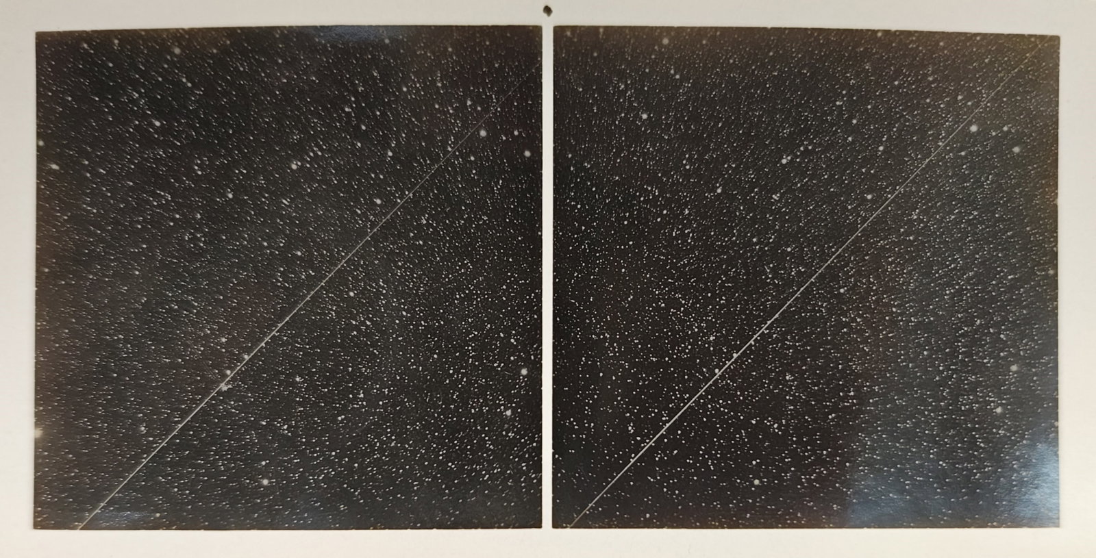 Unknown Artist – Stereoscopic Study of a Meteor Trail – Lithograph (20th Century) (1 of 2)