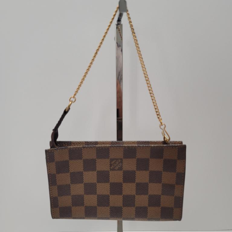 AUTHENTIC LOUIS VUITTON WALLET: Louis Vuitton LV Accessory pouch Bucket pouch Brown Damier Condition: Pre-owned Width (inch) : 6.69 inch(approx) Width (cm) : 17 cm(approxHeight (inch) : 3.93 inch(approx) Height (cm) : 10 cm(approx) 