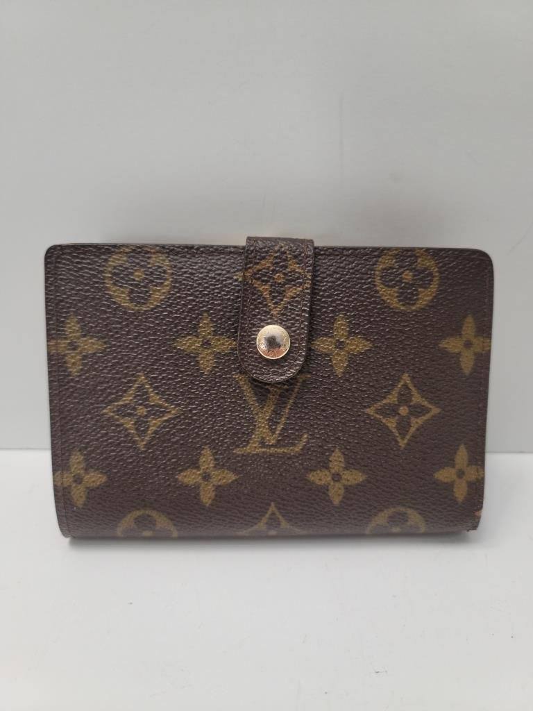 AUTHENTIC LOUIS VUITTON WALLET: Authentic Louis Vuitton Monogram Porte Monnaie Billets Viennois Bifold Wallet . Condition: Pre-Owned Size (approx) Length 13.5 cm / 5.3 inches,Height 9 cm / 3.5 inches ITEM #: 475200