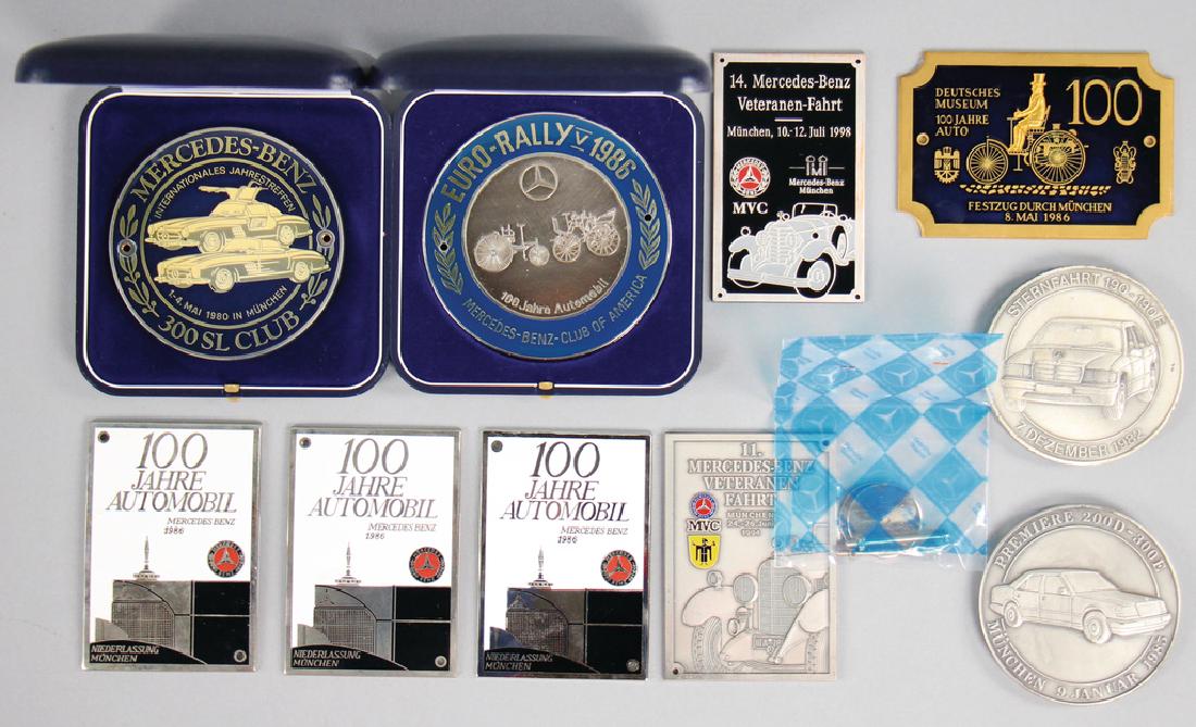 MERCEDES-BENZ 10 badges, among them e.g. Mercedes-Benz (1 of 1)