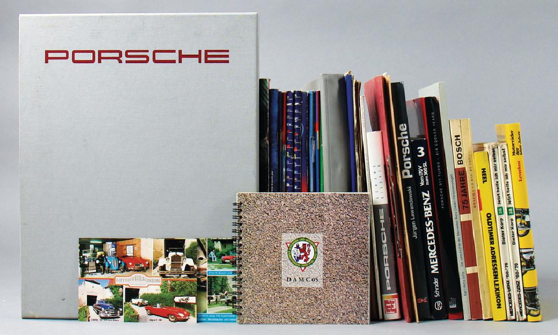 Large mixed lot of books, documents, manuals, (1 of 1)