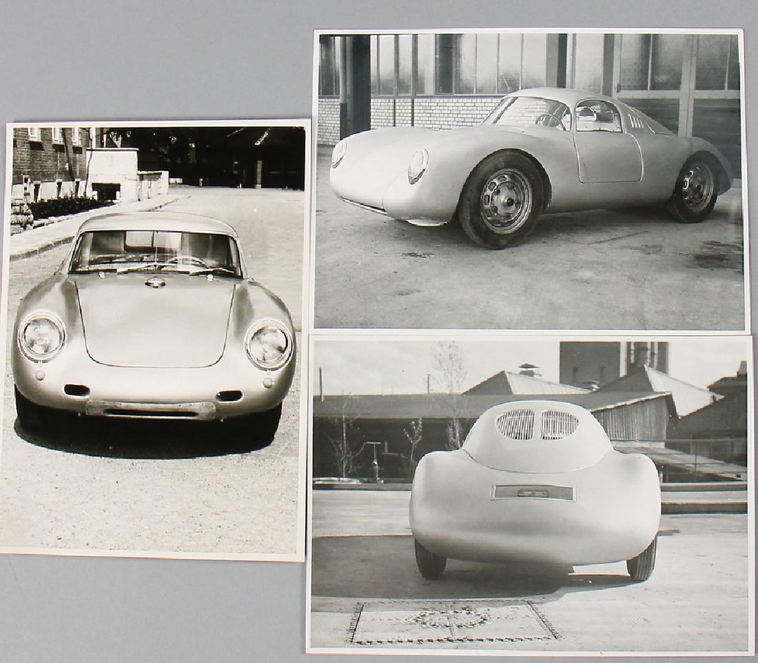 PORSCHE Mixed lot with 3 original company photos: PORSCHE Mixed lot with 3 original company photos (originals from that period), Porsche 550 Le Mans coupé, 1x rear view, 1x front view/car: head-on view, different versions German Description PORSCHE,