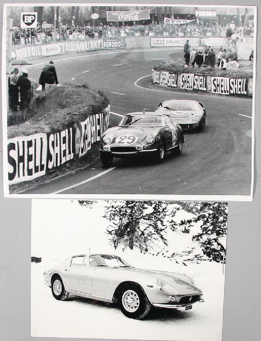 2 B/W press photos 275 GTB 4, No. 1: cars with Swiss: 2 B/W press photos 275 GTB 4, No. 1: cars with Swiss number plate, No. 2: Le Mans cars No. 29 from 1966 German Description 2 s/w Pressefotos 275 GTB 4, Nr. 1: Wagen mit Schweizer Nummernschild, Nr. 2: