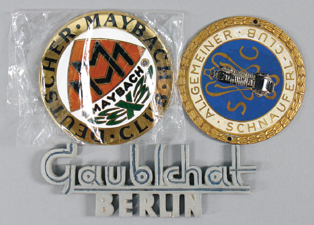 Mixed lot with 3 pieces, No. 1: car body badge (1 of 1)