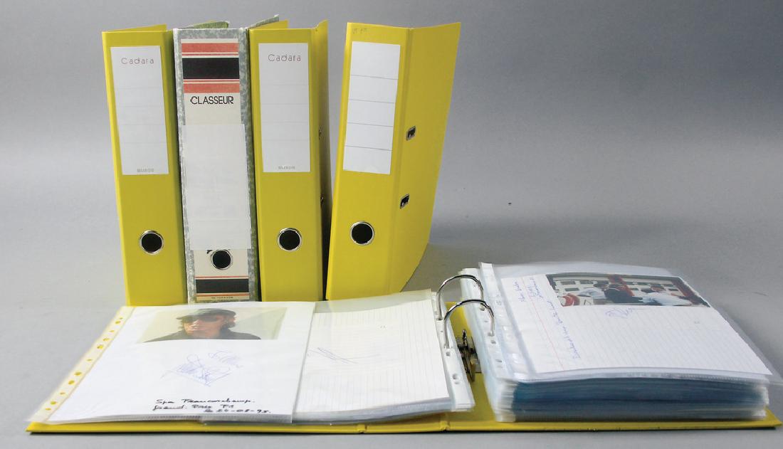 Signature collection with far more than 100 signatures: Signature collection with far more than 100 signatures of racing drivers, partially on letters, partially on photos, by e.g. Coulthard, Regazzoni, Piper, Irvine, Schumacher, Senna, Stuart, Ickx, Alesi