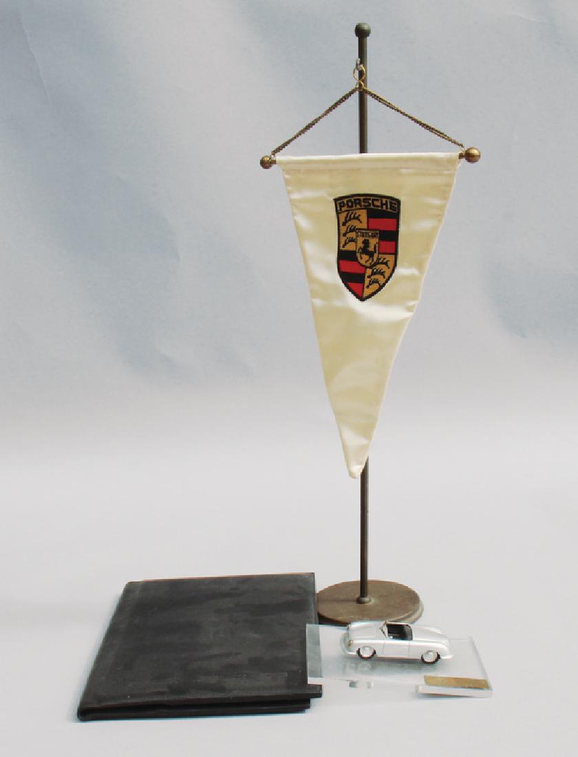 PORSCHE mixed lot with 3 pieces, consists of a Porsche (1 of 1)