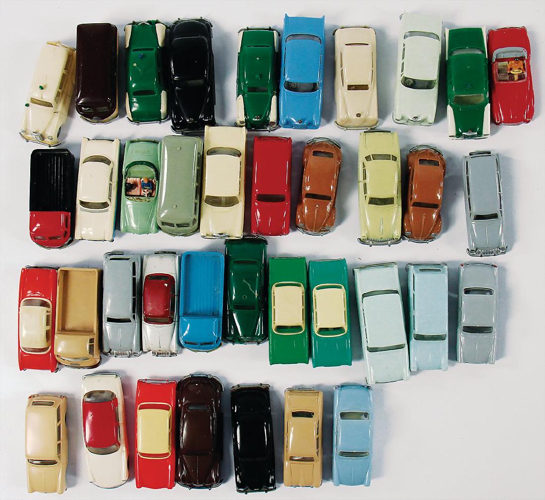 mixed lot 37 Siku plastic, among it V146, type (1 of 2)