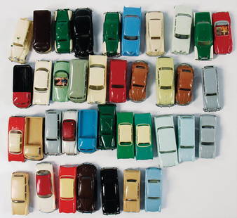 mixed lot 37 Siku plastic, among it V146, type: mixed lot 37 Siku plastic, among it V146, type Mercedes-Benz 180, 300, Mercedes 180 police, Volksagen transporter, Mercedes-Benz 190 SL, Ford Taunus 17M, etc. German Description Konv. 37 Siku Plastik,