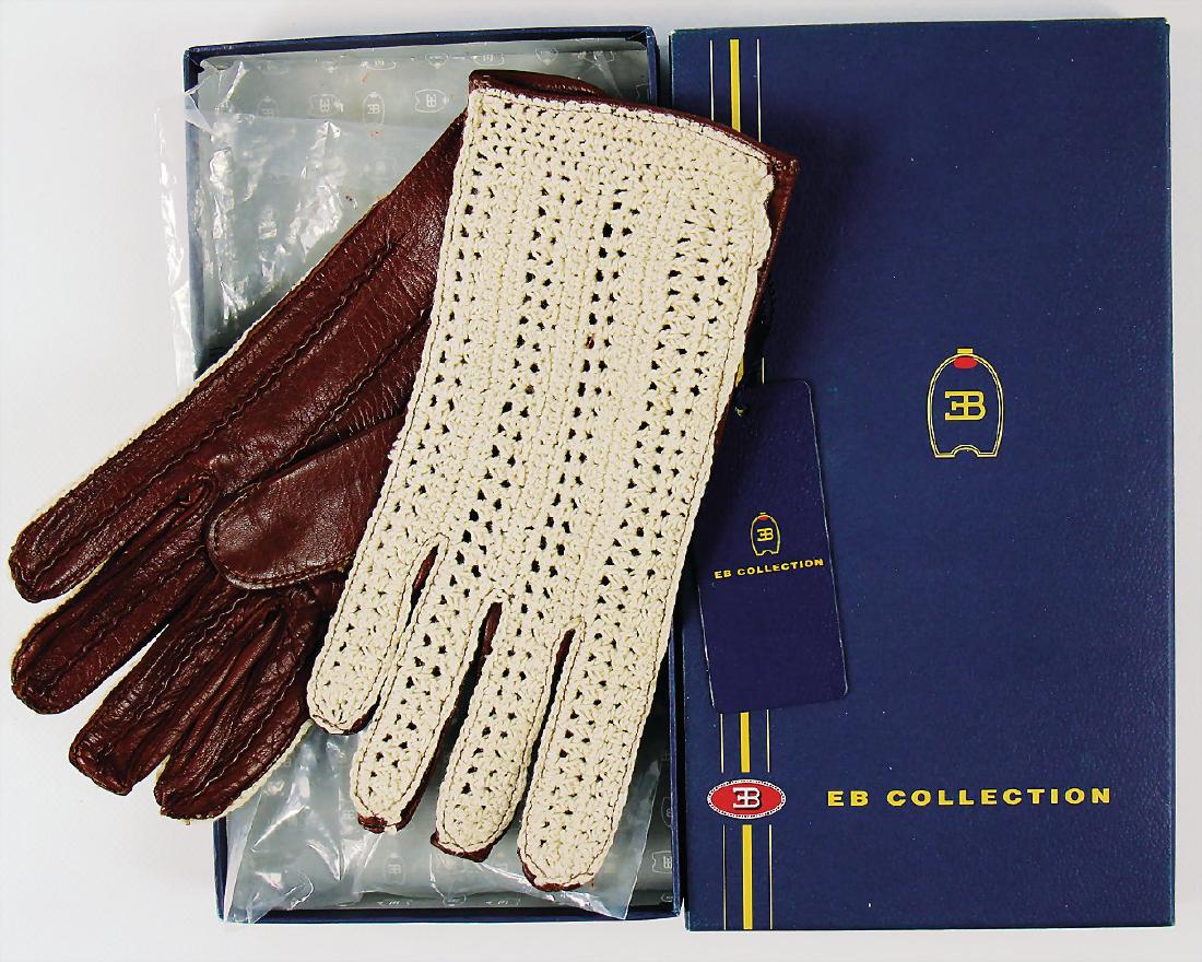 BUGATTI driver gloves Bugatti EB Collection, condition: BUGATTI driver gloves Bugatti EB Collection, condition as good as new, in original box German Description BUGATTI Fahrerhandschuhe Bugatti EB Collection, Zust. neuwertig, in originaler Box