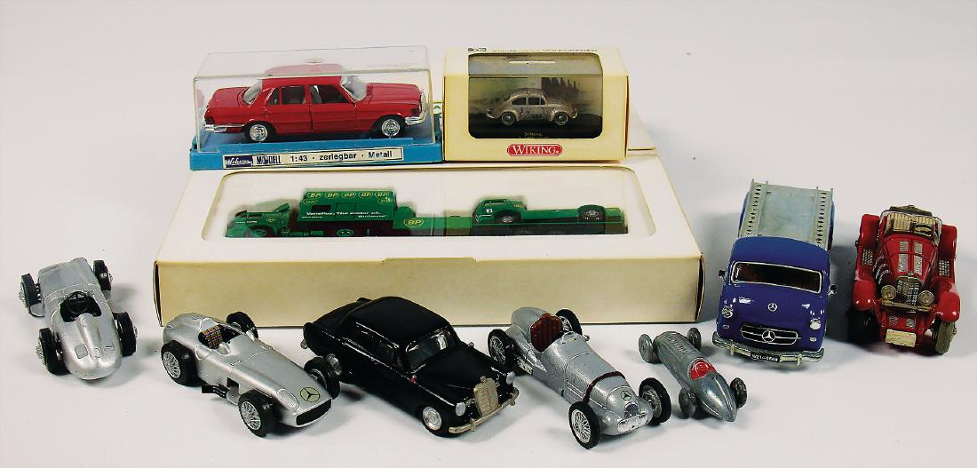 mixed lot of 10 pieces, consists of model cars, among (1 of 1)
