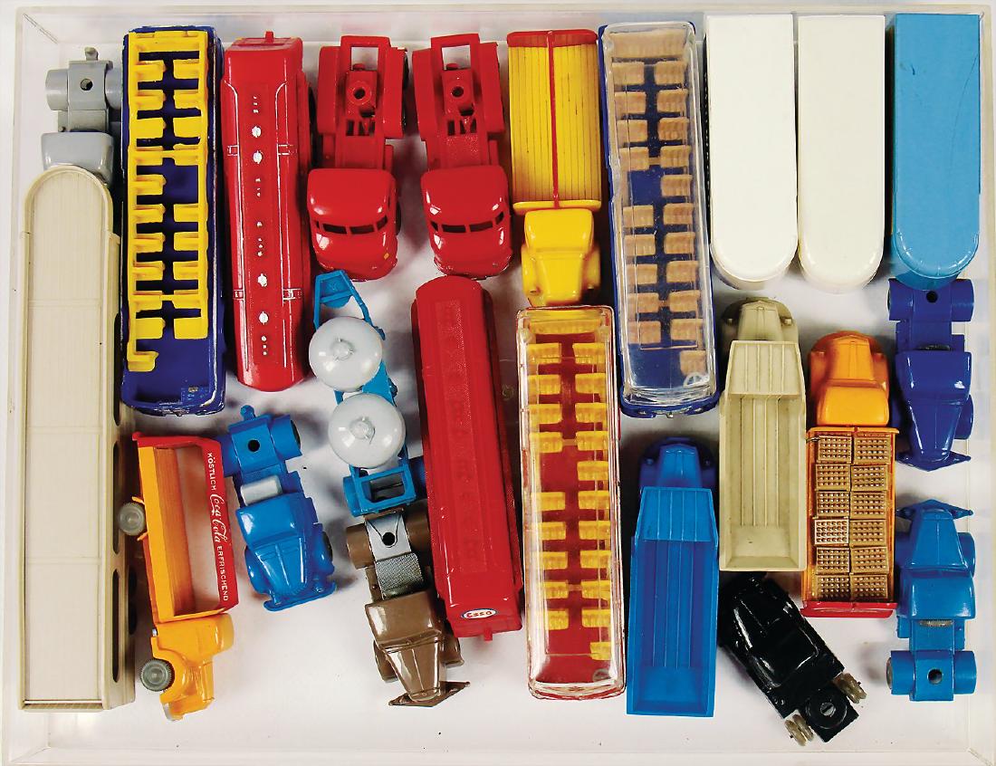 mixed lot of 20 model cars/buses/lorries, many model (1 of 1)