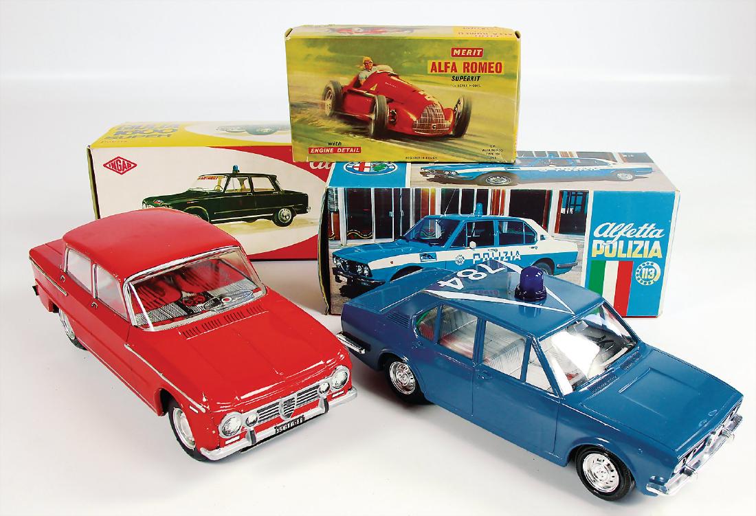 ALFA ROMEO mixed lot of 3 model vehicles, No. 1: model (1 of 1)