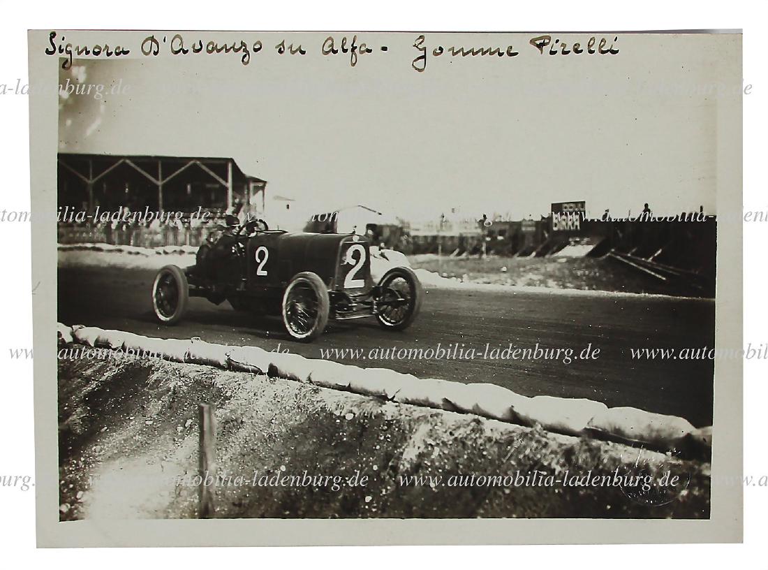 ALFA ROMEO very rare, unpublished original B/W photo (1 of 2)