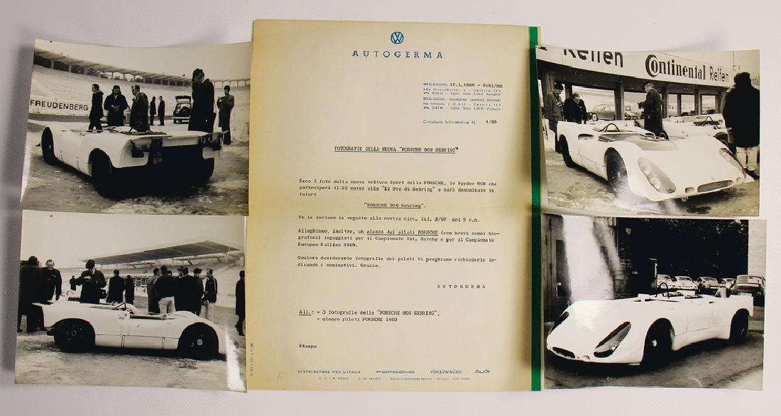 PORSCHE/VOLKSWAGEN Porsche/Volkswagen 3 pages long: PORSCHE/VOLKSWAGEN Porsche/Volkswagen 3 pages long press text "Porsche 908 Sebring" dated April 1969, listing of the drivers, Italian text, with 4 B/W company photos, slight traces of usage, otherwise