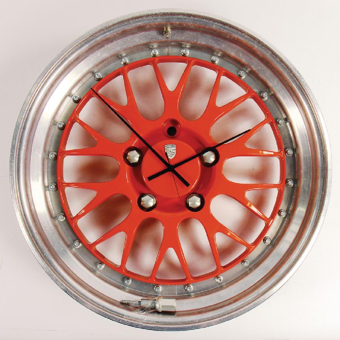 PORSCHE BBS Porsche RS rim, with integrated quartz: PORSCHE BBS Porsche RS rim, with integrated quartz clock, with a diameter of 50cm , nice model for decoration, working German Description PORSCHE BBS Porsche RS Felge, mit integrierter Quarz Uhr, Durc
