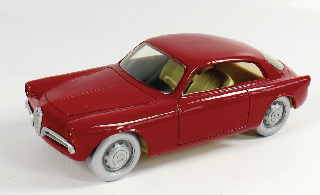 ALFA ROMEO model car, original factory draft Alfa Romeo: ALFA ROMEO model car, original factory draft Alfa Romeo Giulietta Sprint 1959, with removable car body, underbody is made of synthetic resin, 36x14x11cm, beautiful produced, good condition German Desc