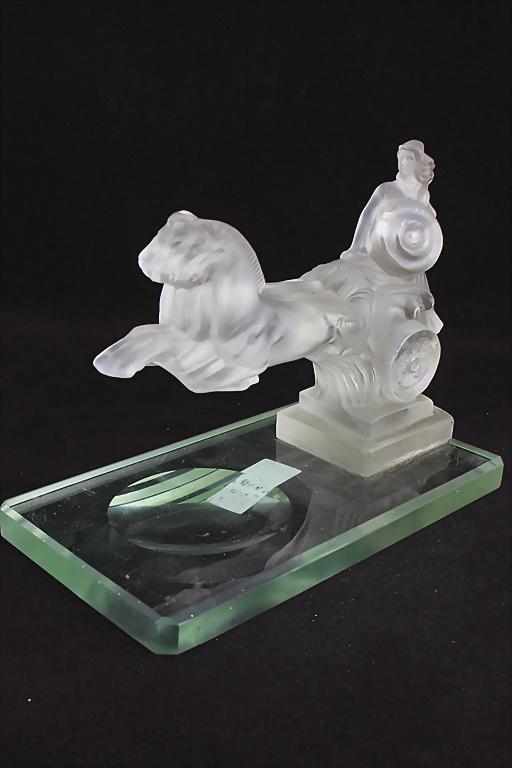 RED - ASHAY BUDICEA '30s beautiful glass figure "Queen (1 of 5)