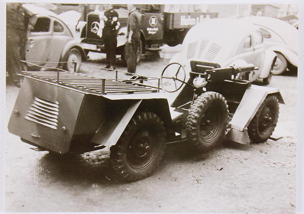 PORSCHE/VOLKSWAGEN 1938, original B/W photo, of the (1 of 1)
