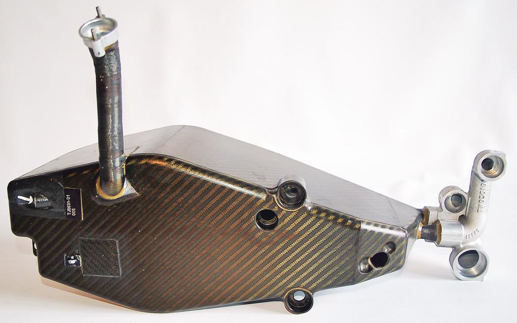 JAGUAR/COSWORTH 2004/05, carbon oil tank for Cosworth (1 of 4)