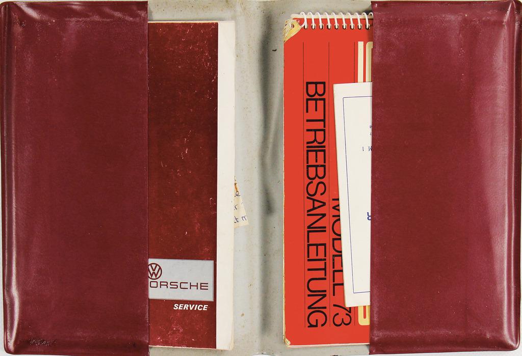 PORSCHE owner's folder, inside with operating (1 of 2)