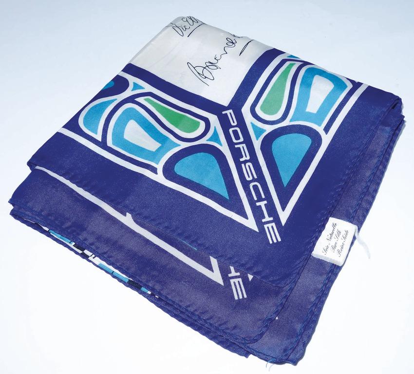PORSCHE silk cloth Porsche 917, facsimile signatures: PORSCHE silk cloth Porsche 917, facsimile signatures such as Pedro Rodriguez, Herbert Linge, Vic Elford, Pedro Rodriguez? German Description PORSCHE Seidentuch Porsche 917, Faksimile Unterschriften wi