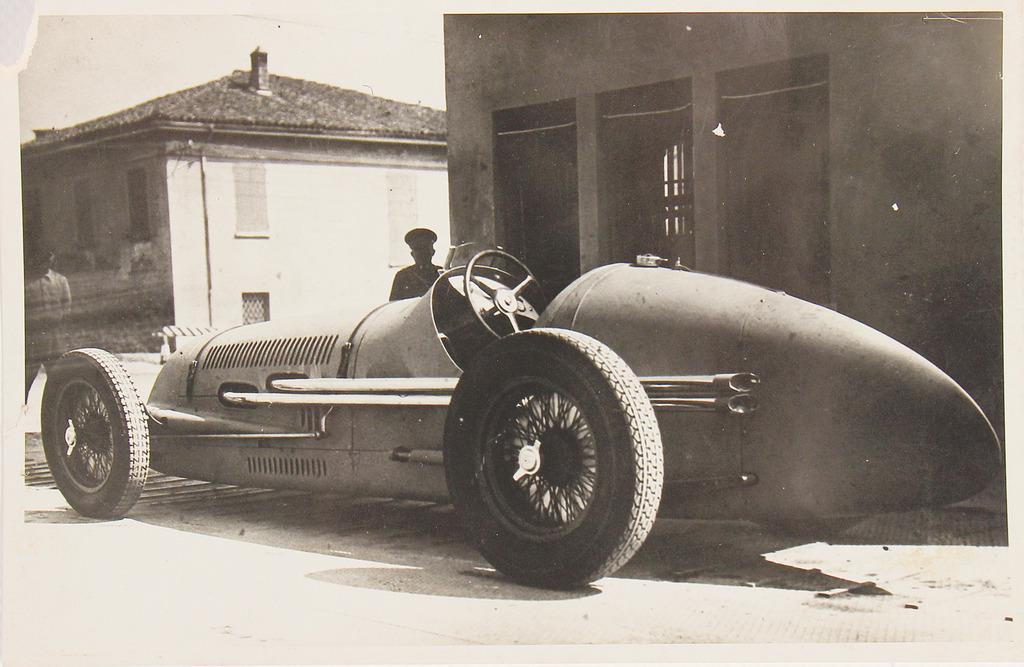 MASERATI 1938, original B/W photo/company photo (1 of 2)