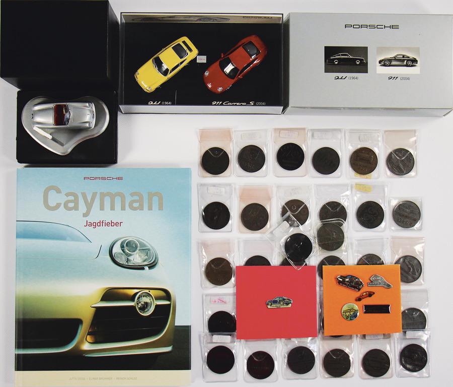 PORSCHE mixed lot with 41 pieces, among it desk model (1 of 1)