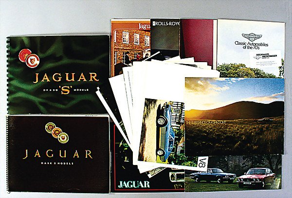 19 sales catalogs, from the '60s to the '80s, Eng: 19 sales catalogs, from the '60s to the '80s, English marques, e.g. sales catalog with ring binding, Jaguar Mark II/ sales catalog, 3.4 and 3.8 S model/ Series 3 E-Type/ Rolls-Royce Silver Shadow/ Ast