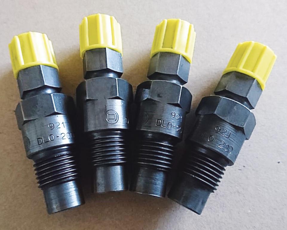 KUGELFISCHER 4 Bosch injection nozzles DLO-20D, new (1 of 1)