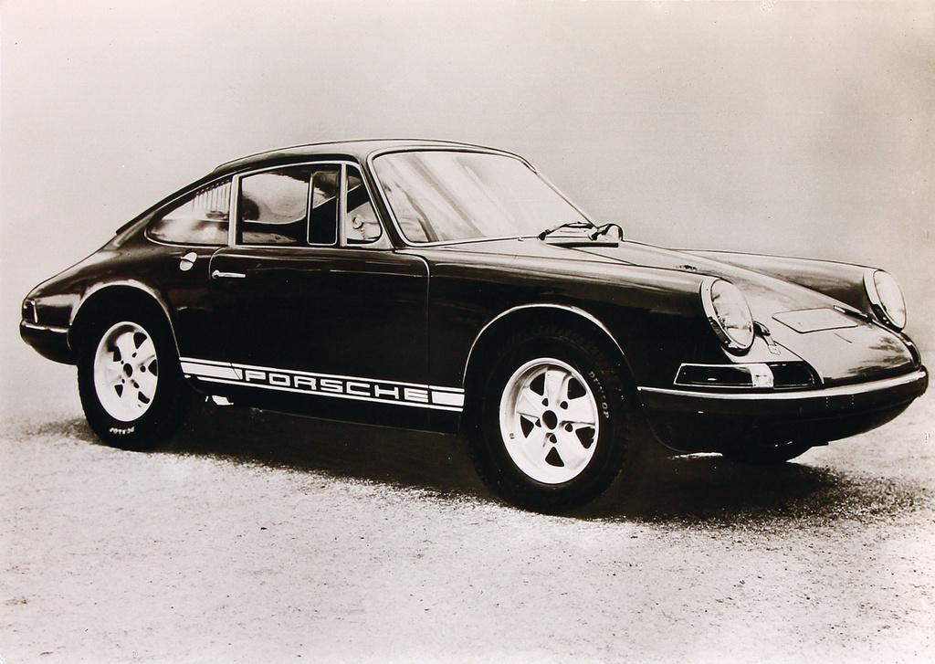 PORSCHE 1968, original B/W company photo/press photo (1 of 2)