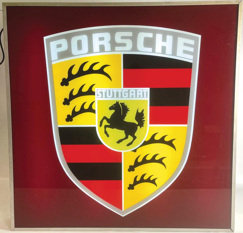 PORSCHE '60s, big illuminated advertising (probably Sonauto France), wine-red with Porsche logo: PORSCHE '60s, big illuminated advertising (probably Sonauto France), wine-red with Porsche logo (with nice patina), 96x96x15cm (Dubigeon Platique Paris), working, good original condition German Descri
