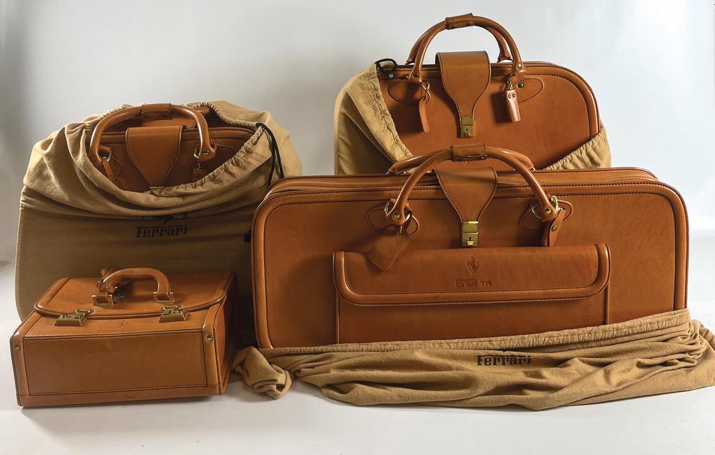 FERRARI 4 pieces suitcase set for Ferrari 512TR, with dust bag, good condition   German Description (1 of 1)