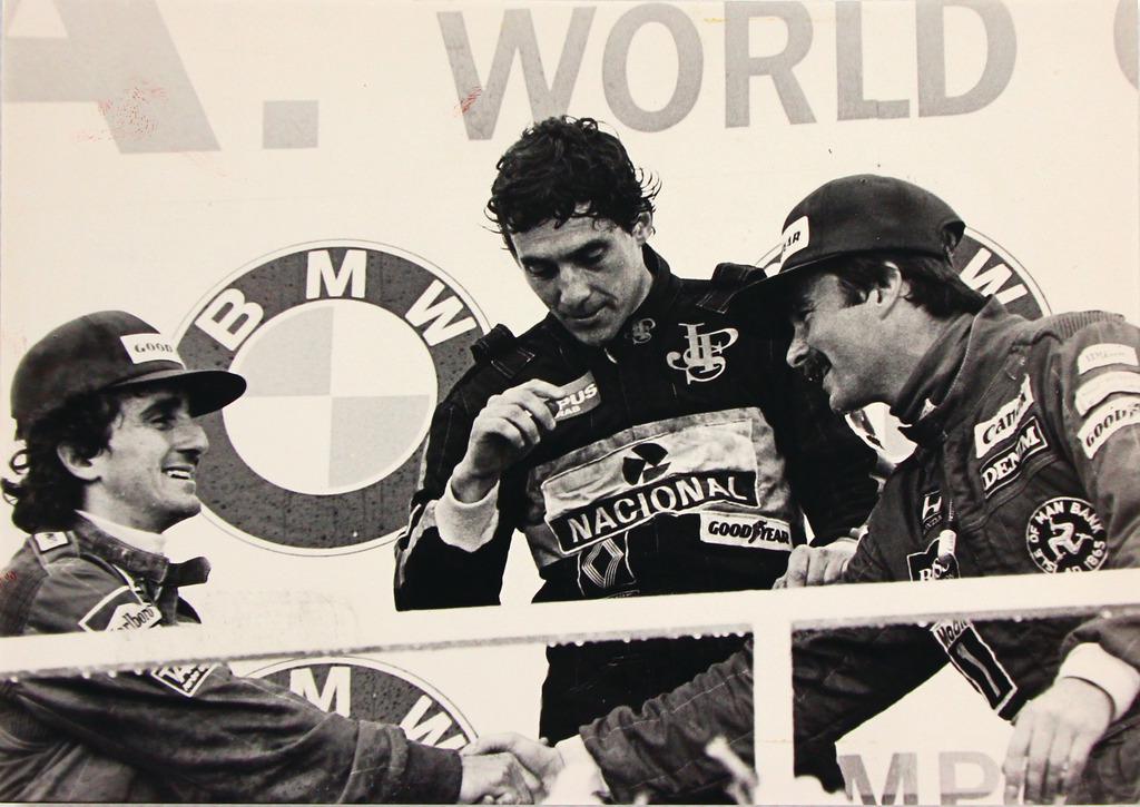 original B/W photo, Grand Prix of Belgium, 1991, winner Ayrton Senna ahead of Alain Prost and Nigel: original B/W photo, Grand Prix of Belgium, 1991, winner Ayrton Senna ahead of Alain Prost and Nigel Mansell, 17.5x12.5cm German Description Orig. s/w Foto, großer Preis von Belgien, 1991, Sieger 