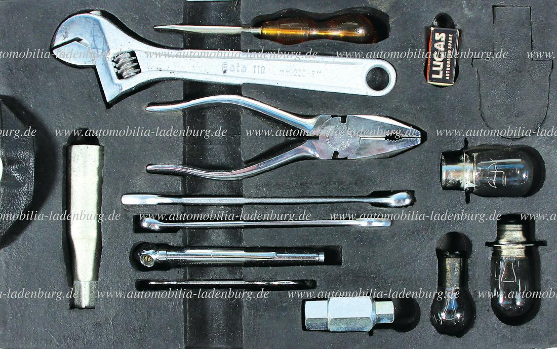 ROLLS ROYCE / BENTLEY tool set for Rolls Royce Silver Cloud III / Bentley S2   German Description (1 of 1)