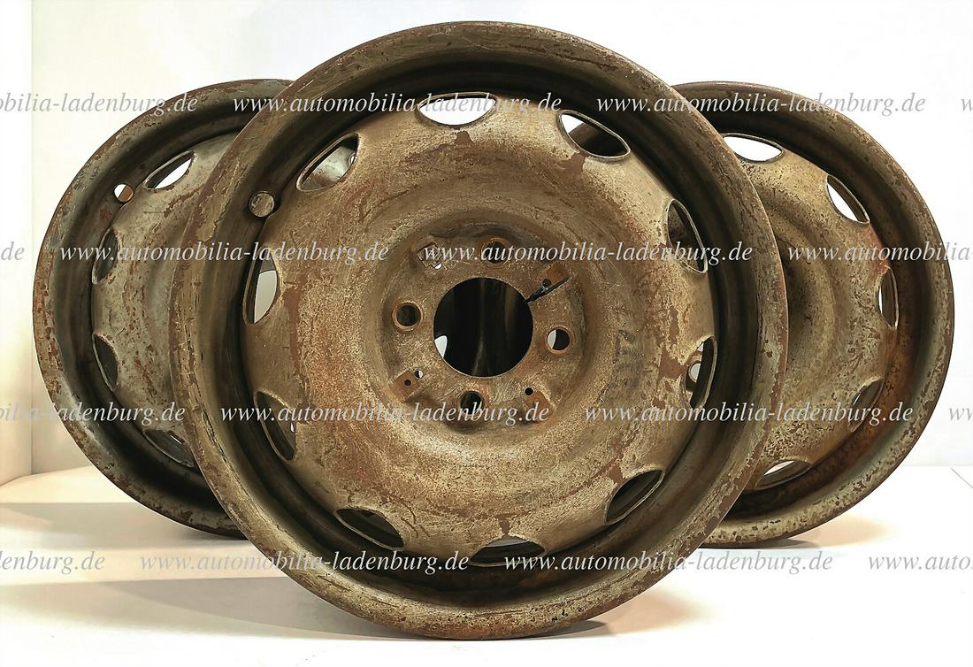 ALFA ROMEO Alfa Romeo Giulietta '50s ´, mixed lot of 3 steel wheels 4 ½" x15", with (1 of 1)