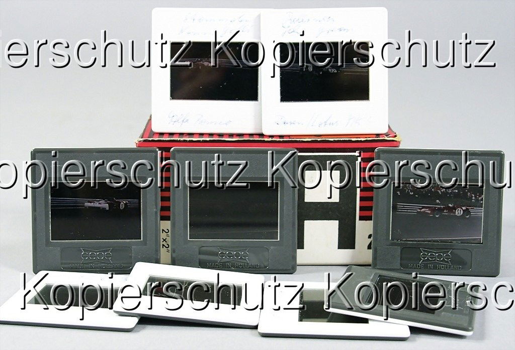 1000-KILOMETER-RACING NÜRBURGRING 1971 mixed lot o: 1000-KILOMETER-RACING NÜRBURGRING 1971 mixed lot of 21 color diapositives; start number 60 Müller Ferrari 512 M; Marko/ Redman Porsche 908/3; Jöst on Porsche 917 K 5000, Stommelen on Alfa-Romeo T 3