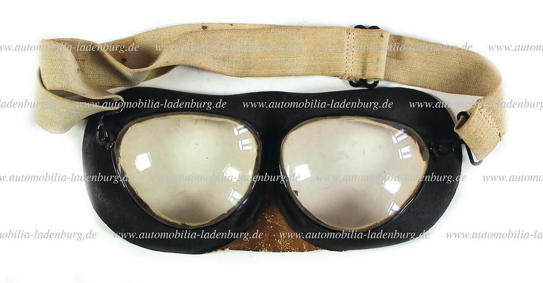 pilot /racing driver glasses, c. 1930-1950s, the discolorations in the leather are caused of old age: pilot /racing driver glasses, c. 1930-1950s, the discolorations in the leather are caused of old age , otherwise good condition German Description Piloten-/Rennfahrerbrille, ca. 1930-1950er Jahre, - a