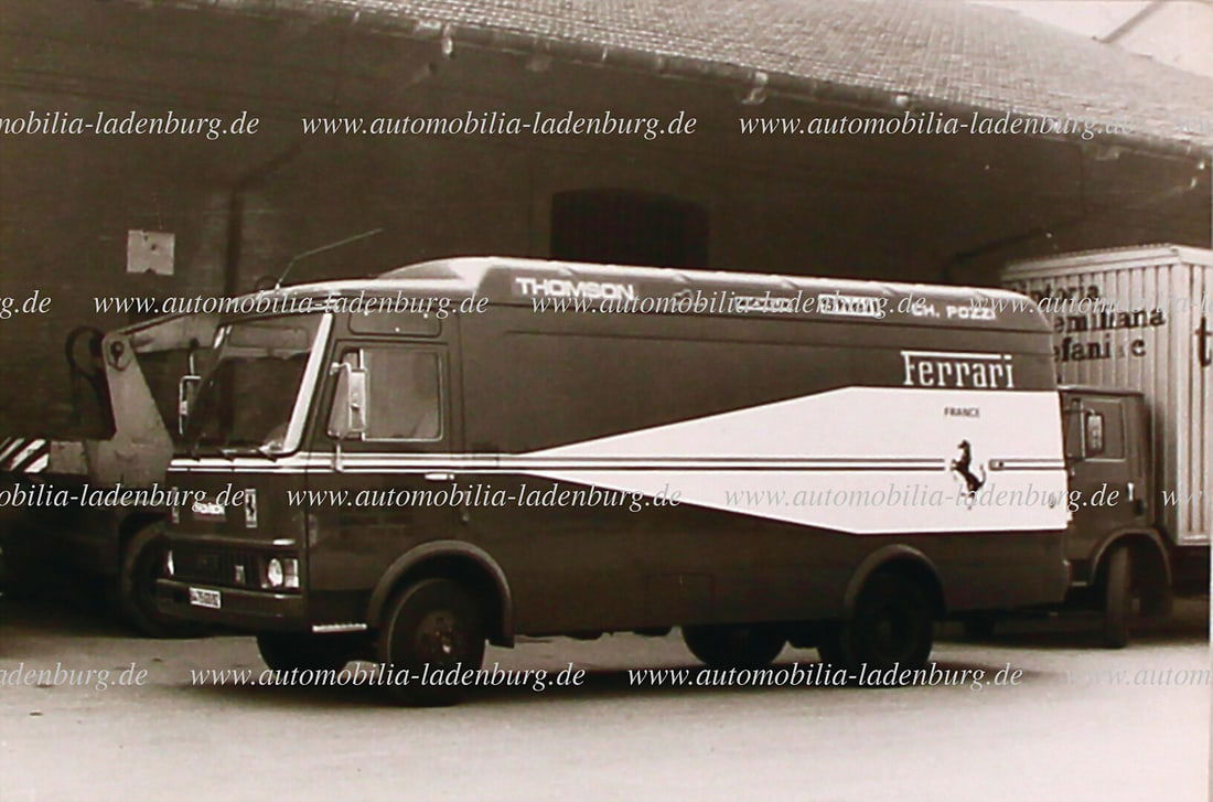 FERRARI original B/W photo (Coltrin), Unic Ferrari racing transporter Charles Pozzi, 13x18cm: FERRARI original B/W photo (Coltrin), Unic Ferrari racing transporter Charles Pozzi, 13x18cm German Description FERRARI original s/w Aufnahme (Coltrin), Unic Ferrari Renntransporter Charles Pozzi, 13x