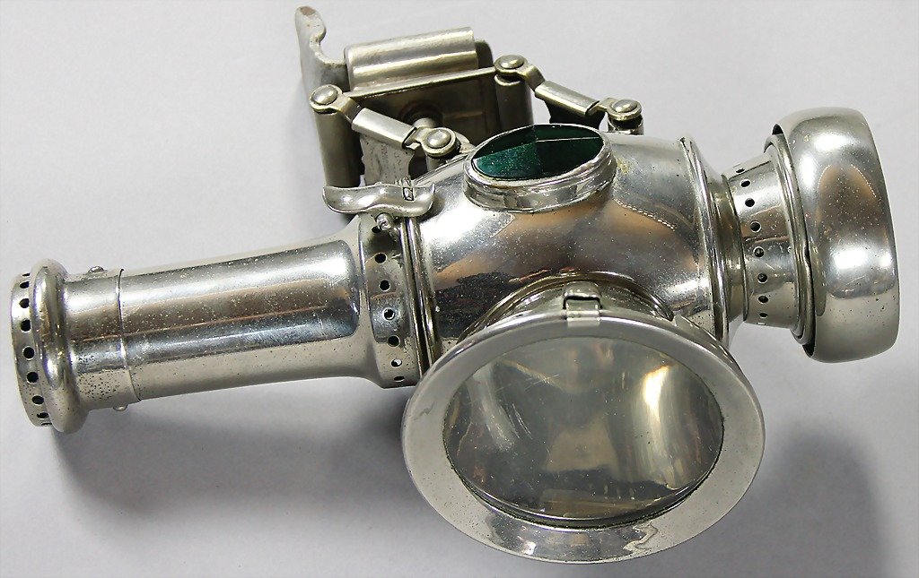 bicycle lamp with reflector right and left, very : bicycle lamp with reflector right and left, very good original condition, probably as good as new an old stock "Jos Lucas Ltd. Candle Lamp, Birmingham" height 20 cm German Description Fahrradlampe mit