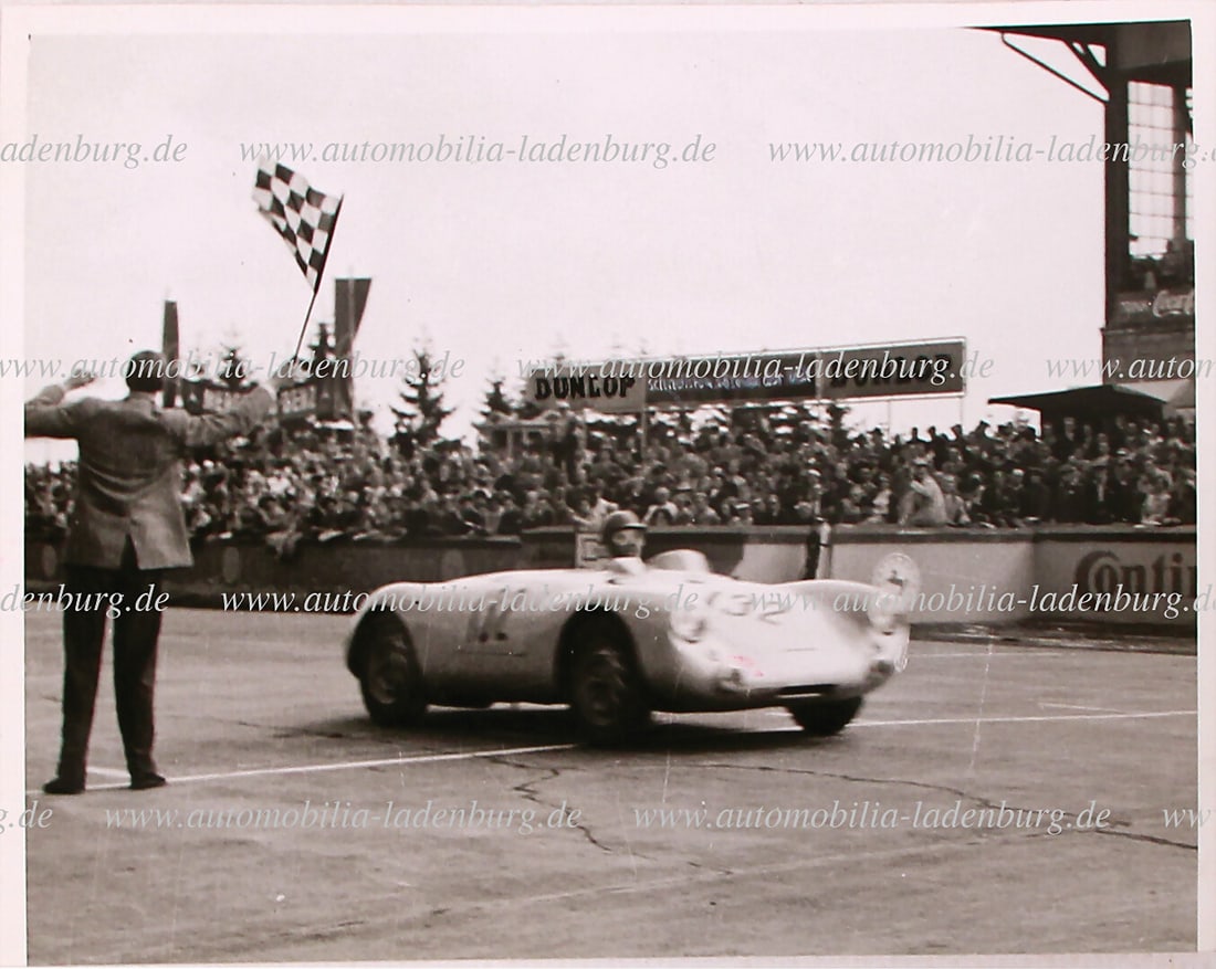 PORSCHE original b/w photo, Hans Herrmann on Porsche 550 Spyder, Grand Prix Germany (sports car), (1 of 2)