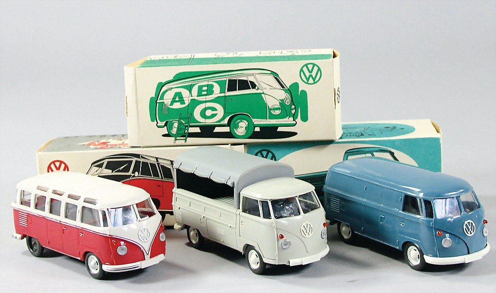 VW, 3x advertising model, No. 1 8-seater special model : VW, 3x advertising model, No. 1 8-seater special model (one hub cap is missing), No. 2 VW car, No. 3 VW panel van, without damage, in original box, manufacturer Wiking German Description VW 3x Werbemo