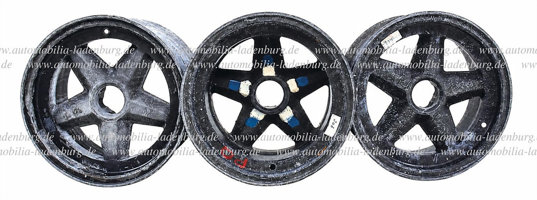 PORSCHE Set of 3 magnesium rims for Porsche 917, 2x front (9x15) and 1x rear (12x15 N), used (1 of 2)