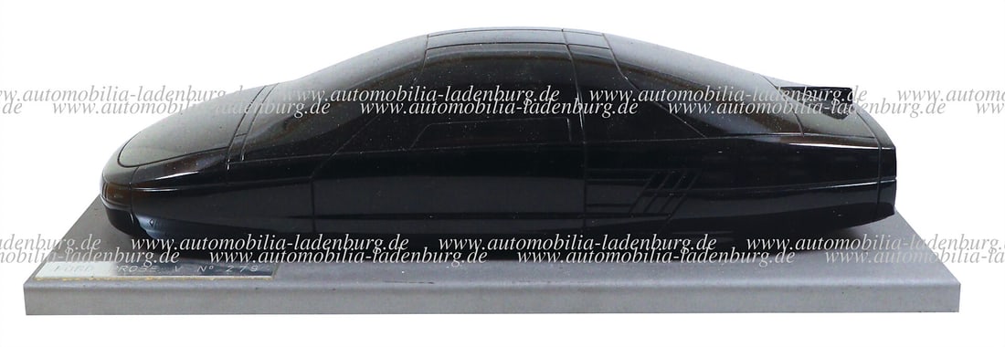 FORD Design study Ford Probe V N.279, on base, 38x16x11cm German Description FORD Designstudie (1 of 2)