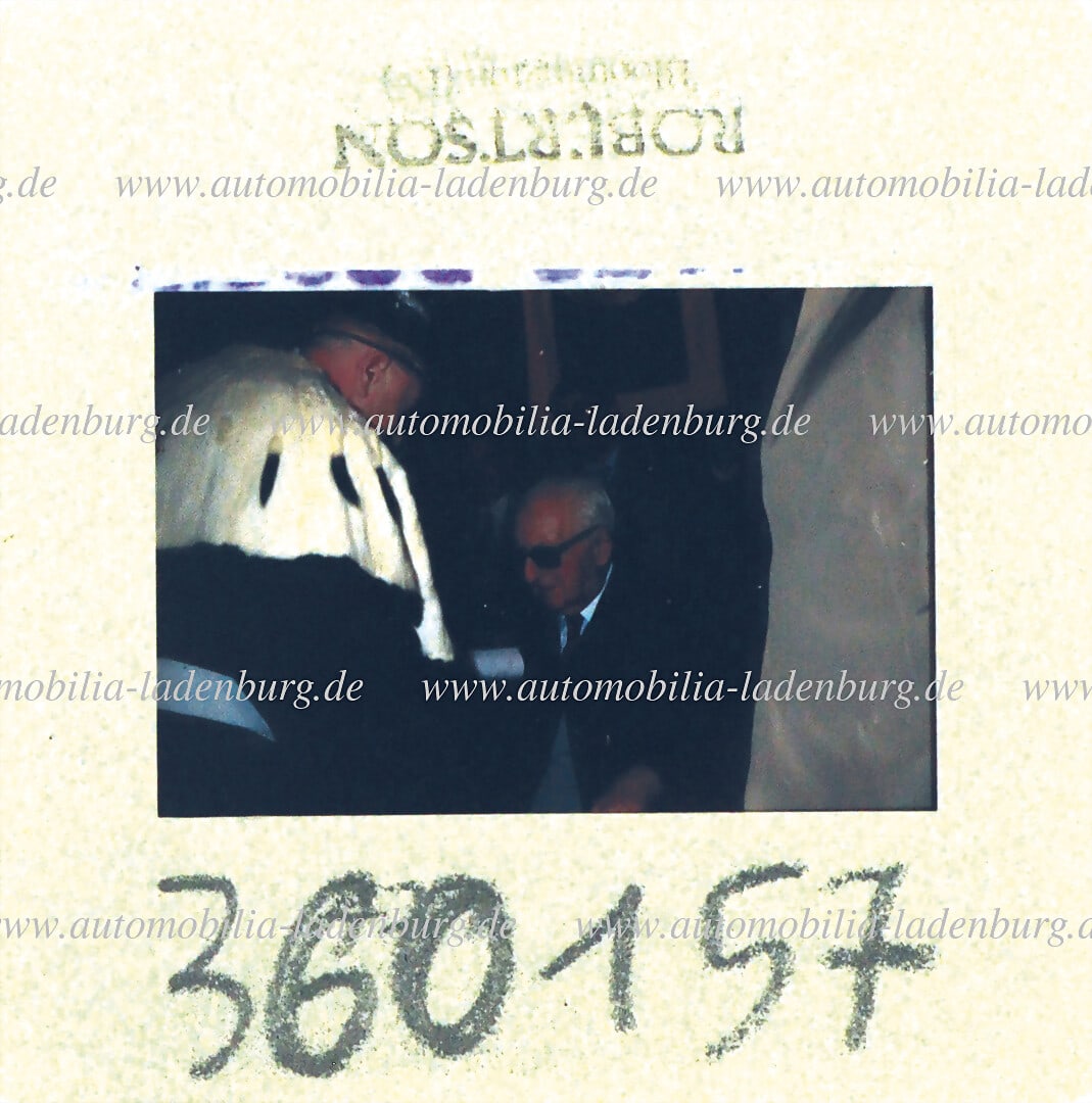 FERRARI Original color slide Enzo Ferrari at the award of the honorary doctorate, University of: FERRARI Original color slide Enzo Ferrari at the award of the honorary doctorate, University of Modena "laurea honoris causa in Fisica dall'Universita di Modena" 01.Februar.1988, incl. color print 21x