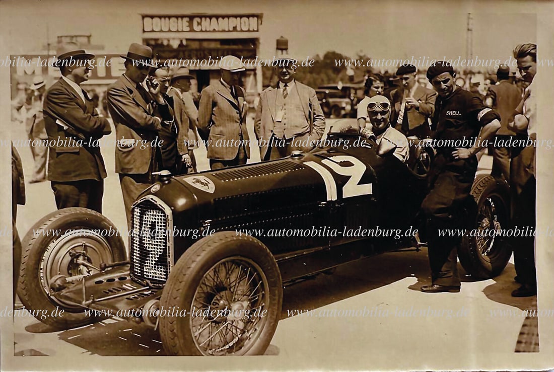 FERRARI original b/w photo, Louis Chiron at the wheel of his Alfa Romeo P3 (Scuderia Ferrari), Grand: FERRARI original b/w photo, Louis Chiron at the wheel of his Alfa Romeo P3 (Scuderia Ferrari), Grand Prix France 1934, 12x18cm German Description FERRARI original s/w Aufnahme, Louis Chiron am Steuer 
