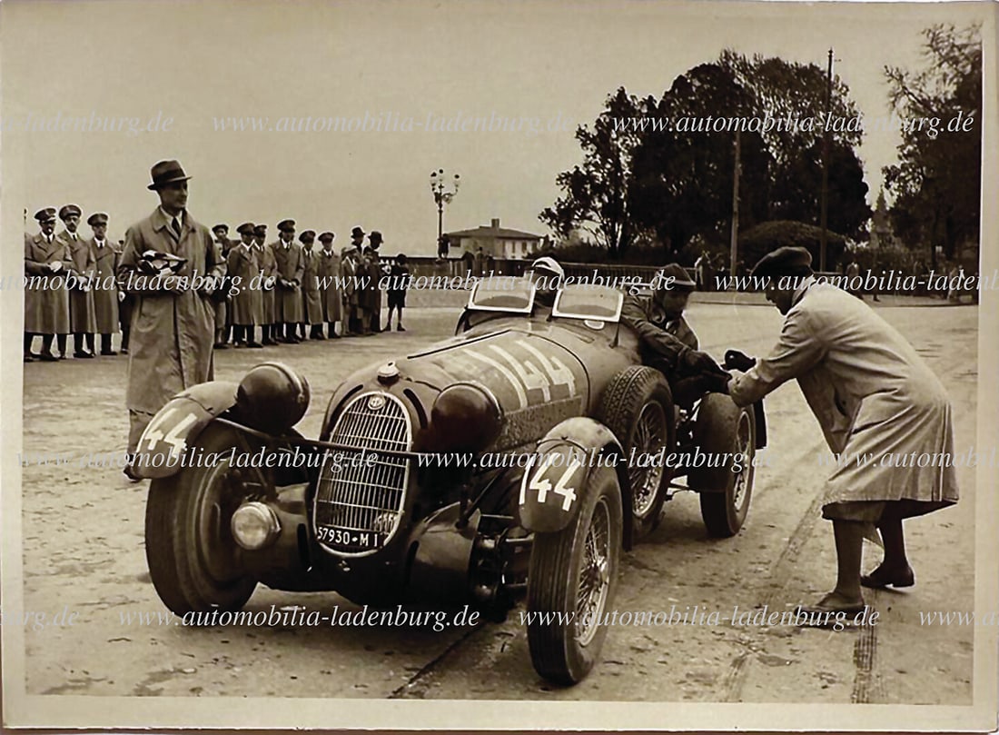 FERRARI original b/w photo, Farina / Meazza on Alfa Romeo 8C 2900A (Scuderia Ferrari), Mille Miglia (1 of 2)