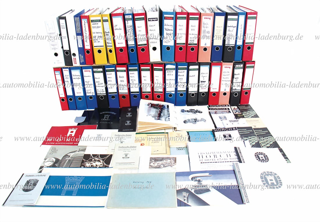 HORCH Large archive of a Horch collector, including more than 20 Leitz folders, technical drawings (1 of 1)
