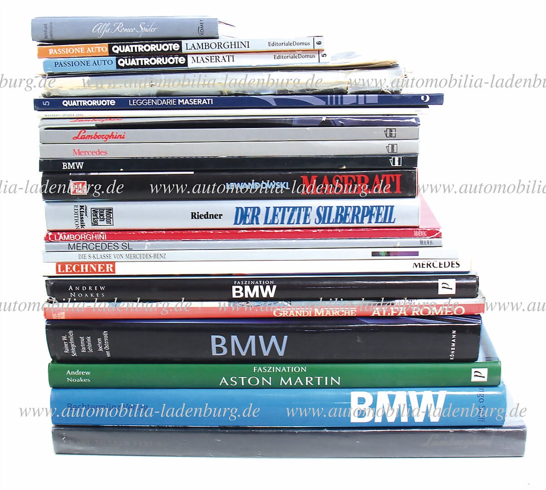 Collection of 25 books, including e.g. "Faszination Aston Martin" by Andrew Noakes; "Lamborghini" (1 of 1)