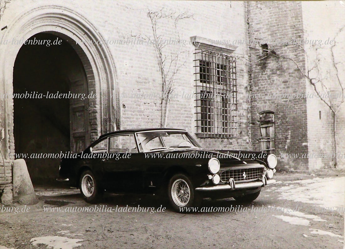 FERRARI Original b/w photo / factory photo Ferrari 250 GT Coupe 2+2, 13x18cm, stamped "Carrozzeria (1 of 2)